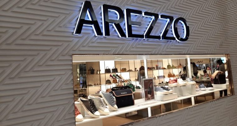 Arezzo &Co chega a 1.000 lojas de olho em faturamento recorde em 2022