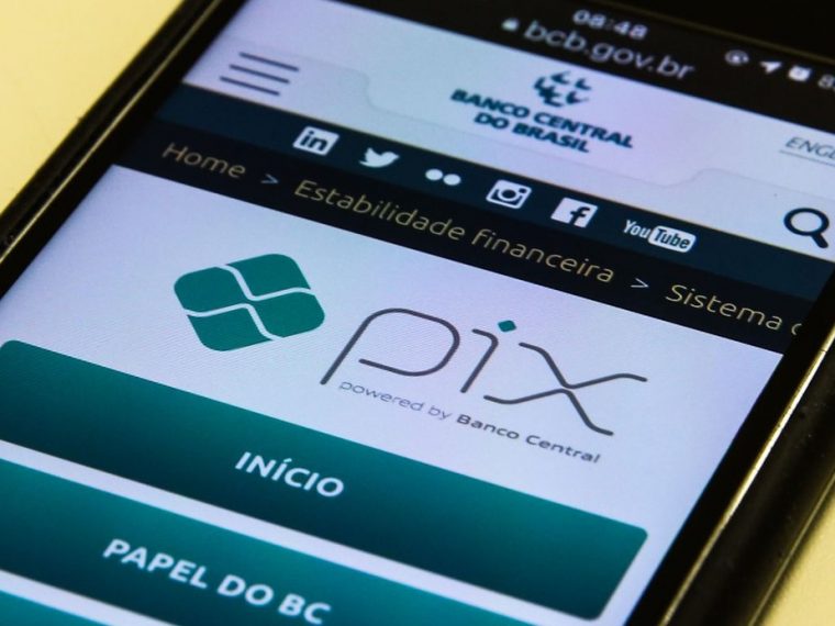 Aceitação do Pix no e-commerce brasileiro mais que triplicou em 2021