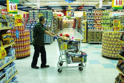 Fluxo dos consumidores nos supermercados e atacarejos volta para o cenário pré-pandemia