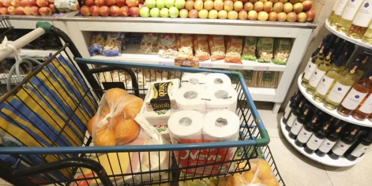 Abras vê consumo nos supermercados beneficiado por novo salário mínimo