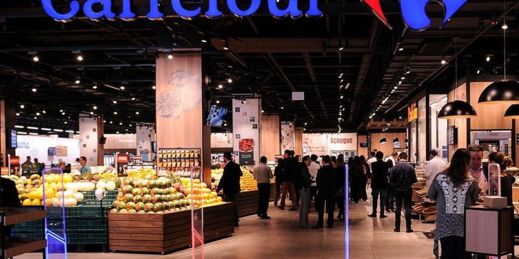 Carrefour negocia venda de centros de distribuição e lojas por R$ 1,3 bi