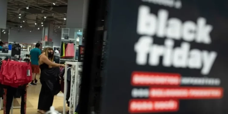 Por que bancos preveem descontos atraentes na Black Friday deste ano