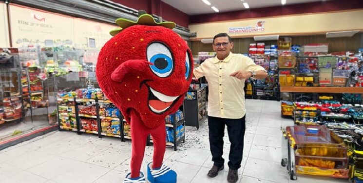 Conheça José Albecir da Silva, o camelô que morou na rua e virou dono de supermercados